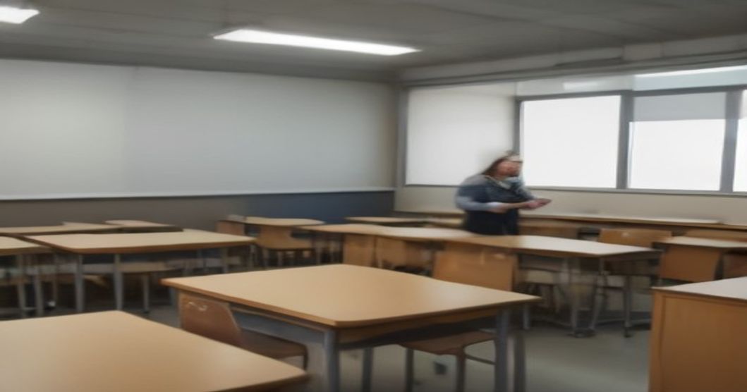 وزير التربية يحسم الجدل: لا استغناء عن الكتاب المدرسي والتحول الرقمي مجرد شائعة